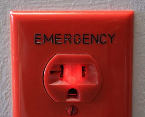 پریز اضطراری emergency