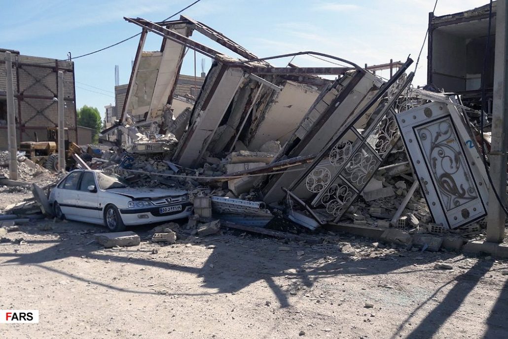 فروریزش ساختمان با ستون بست دار - زلزله کرمانشاه - ۲۱ آبان ۱۳۹۶