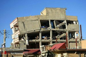 خرابی میان قاب ها به صورت خرابی خارج از صفحه – زلزله کرمانشاه – ۲۱ آبان ۱۳۹۶